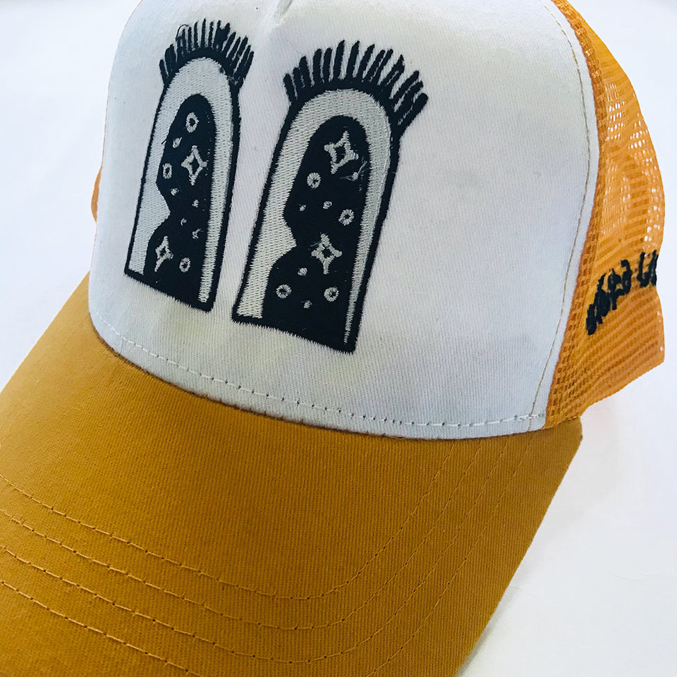 STARRY EYES TRUCKER HAT